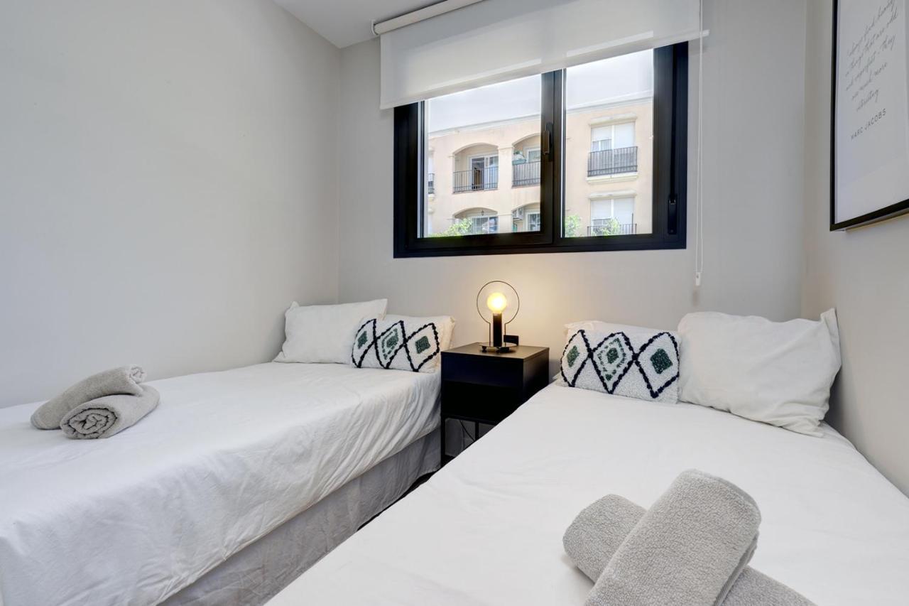 Stylish 2 Bedroom Apartment In Estepona Old Town Bagian luar foto