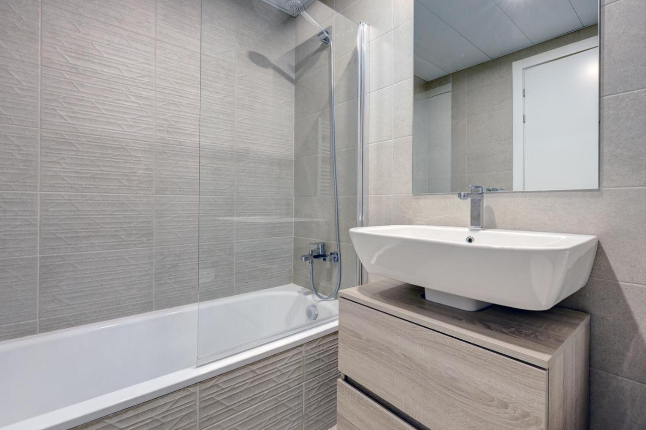 Stylish 2 Bedroom Apartment In Estepona Old Town Bagian luar foto