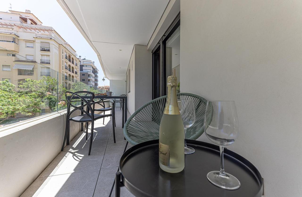 Stylish 2 Bedroom Apartment In Estepona Old Town Bagian luar foto